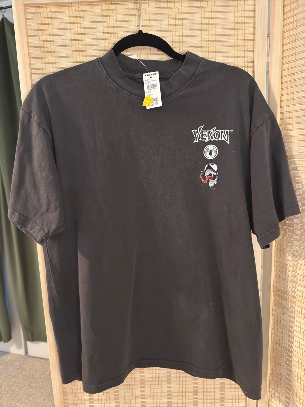 Tilly's Black Venom Graphic Short Sleeve Tee